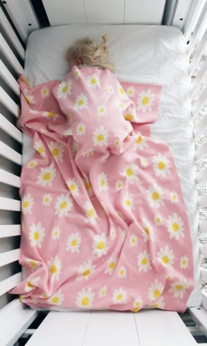BRANBERRY | Daisy Pink Cot Blanket